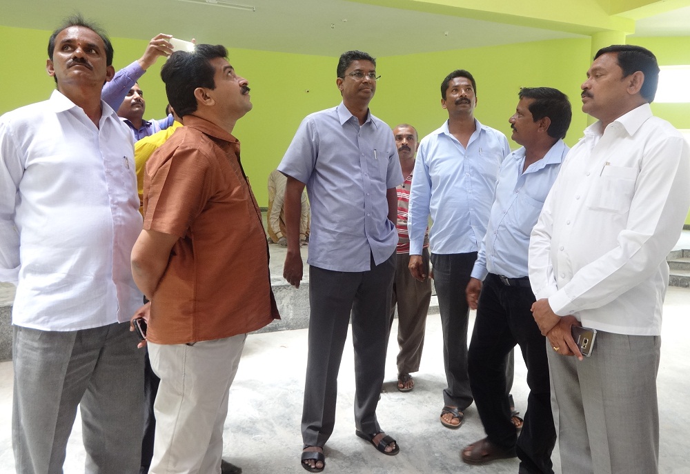 ಸಚಿವರಿಂದ ವಾಲ್ಮೀಕಿ ಭವನದ ಕಾಮಗಾರಿ ಪರಿಶೀಲನೆ